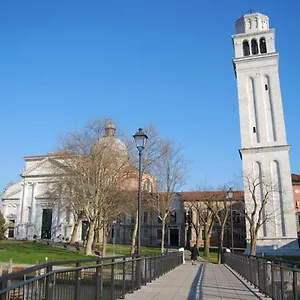 https://ca-micaela.hotelinveneto.com