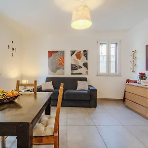 https://tarzana-11-apartment-cala-di-palermo.sicilyhotelsitaly.net