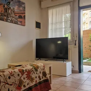  Apartamento Fiorilli House - Fair District - Gratis Private Parking Italia